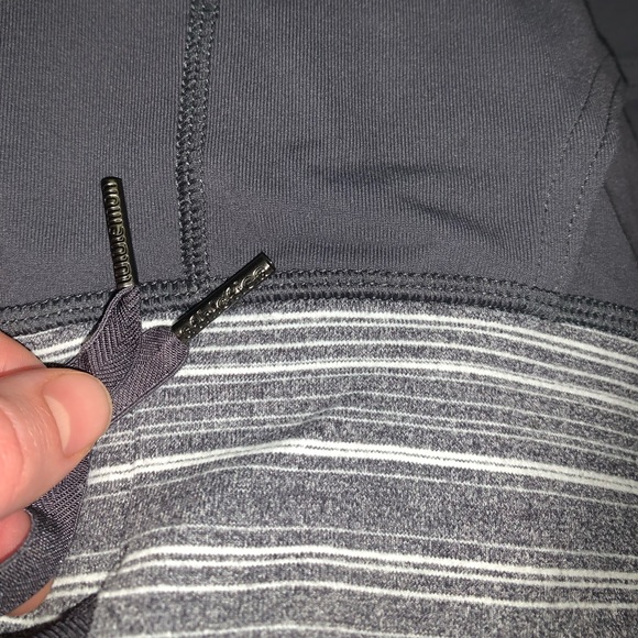 Grey Lululemon cropped flare yoga pants mid-rise with drawstring - Picture 2 of 7